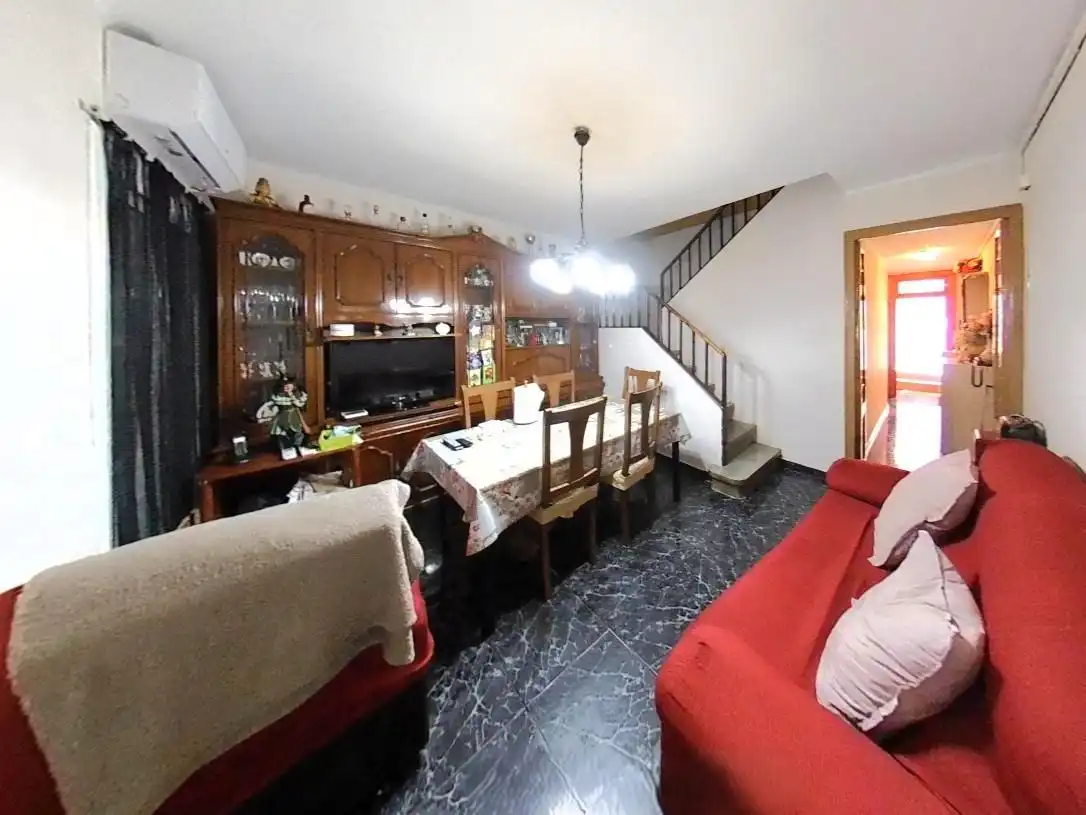 Sala d'estar de Casa o xalet en venda en Sant Quirze del Vallès amb Jardí privat, Terrassa i Balcó
