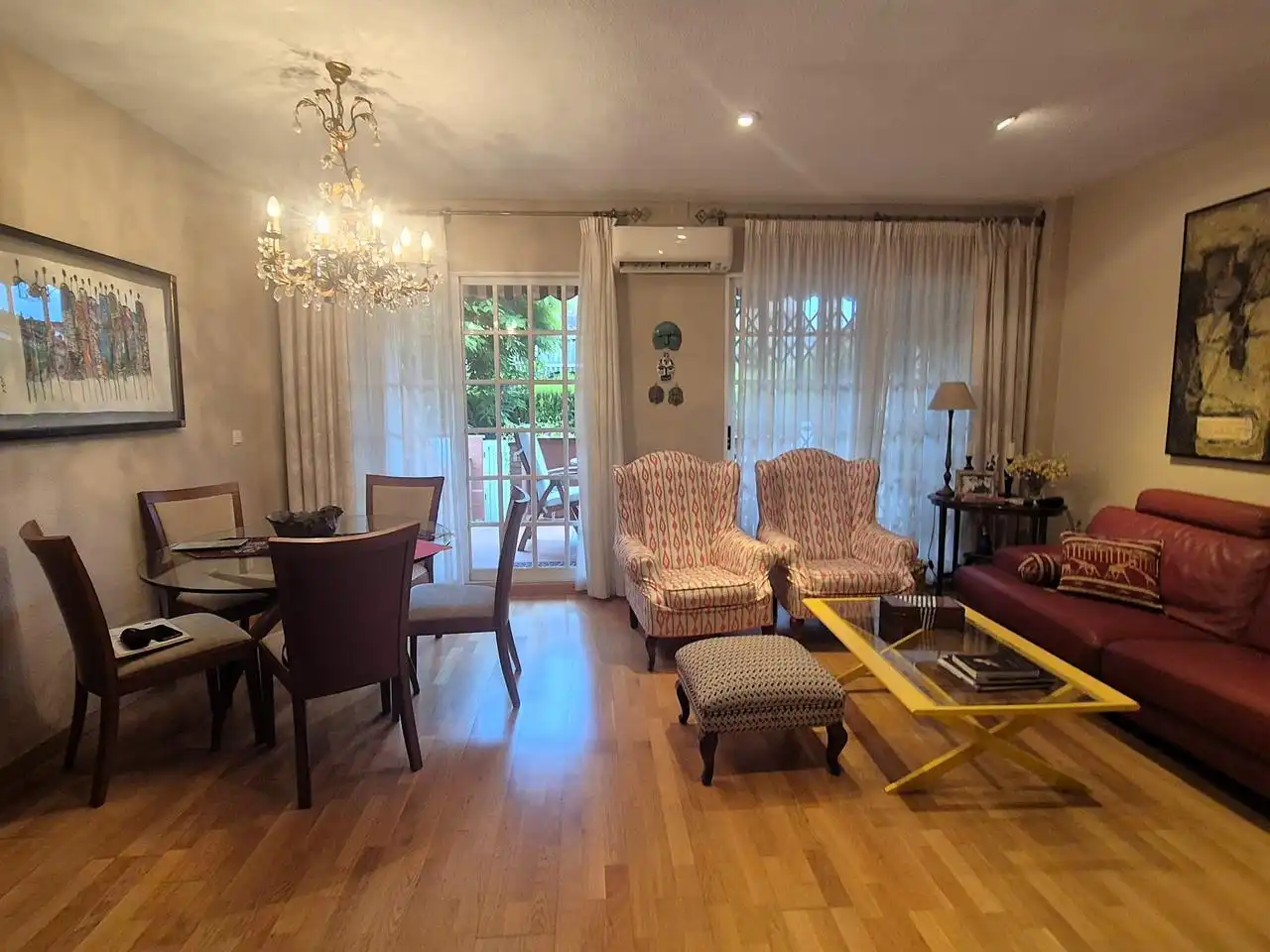 Sala d'estar de Casa o xalet en venda en Alicante / Alacant amb Aire condicionat, Jardí privat i Terrassa