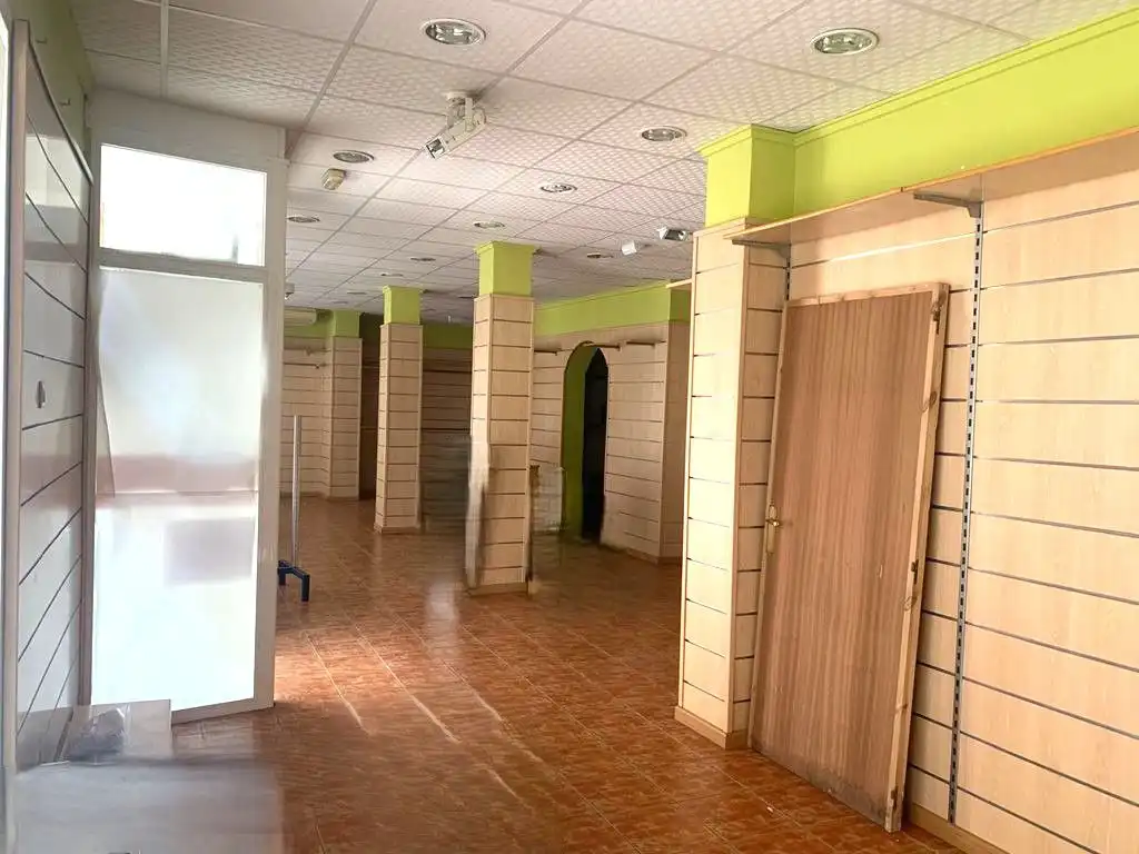 Local comercial de lloguer a La Roda, imagen 3