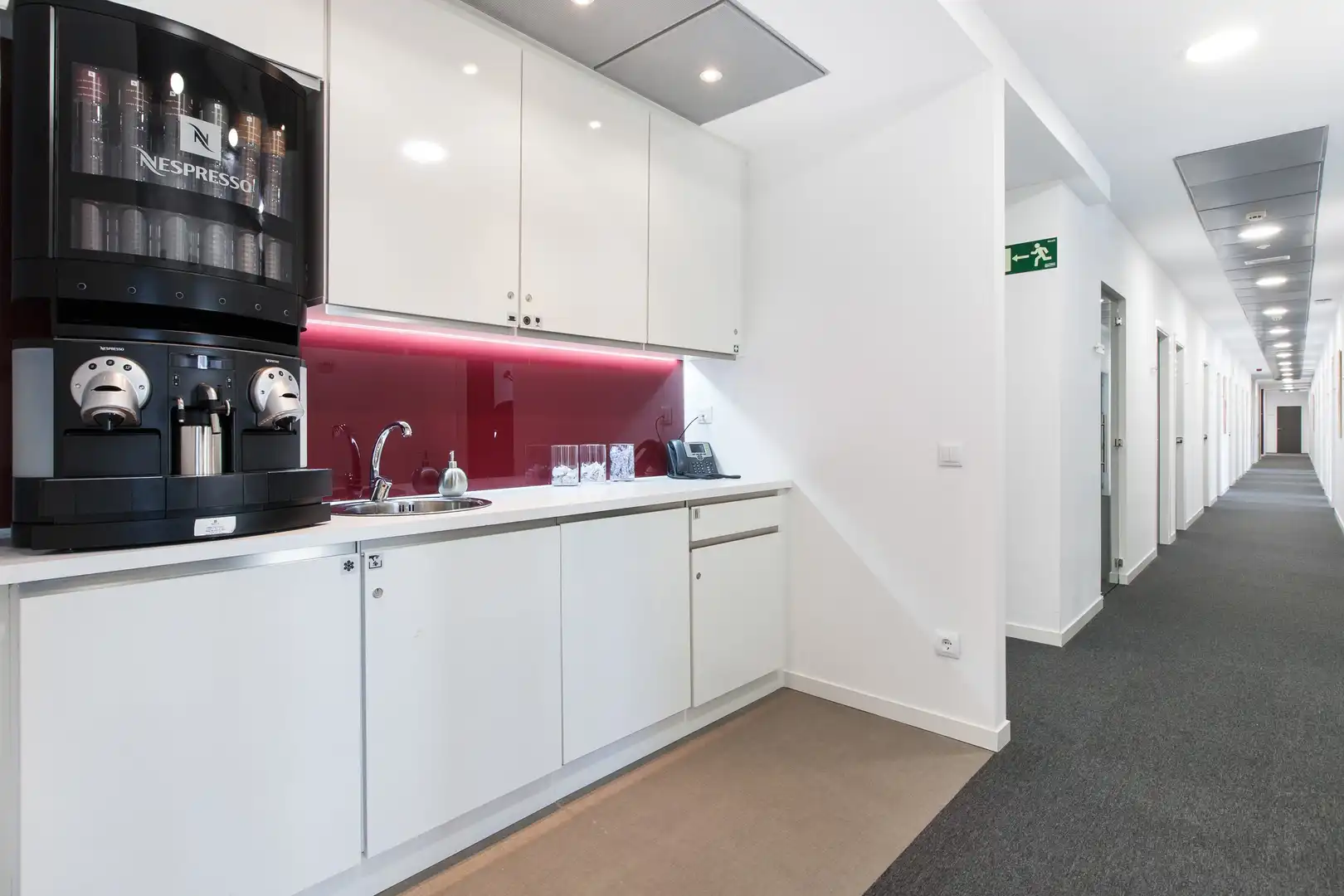 Kitchen of Office for rent in Madrid  with Air Conditioner, Heating and Furnished