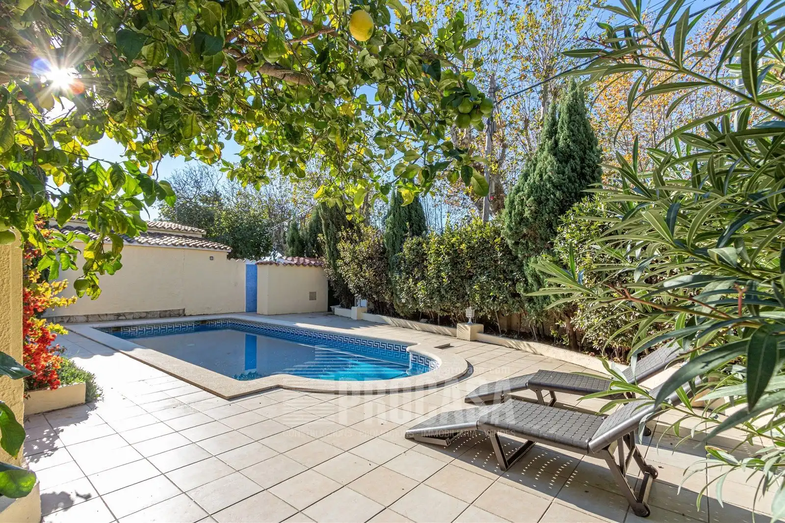 Villa con piscina in vendita a Francoli