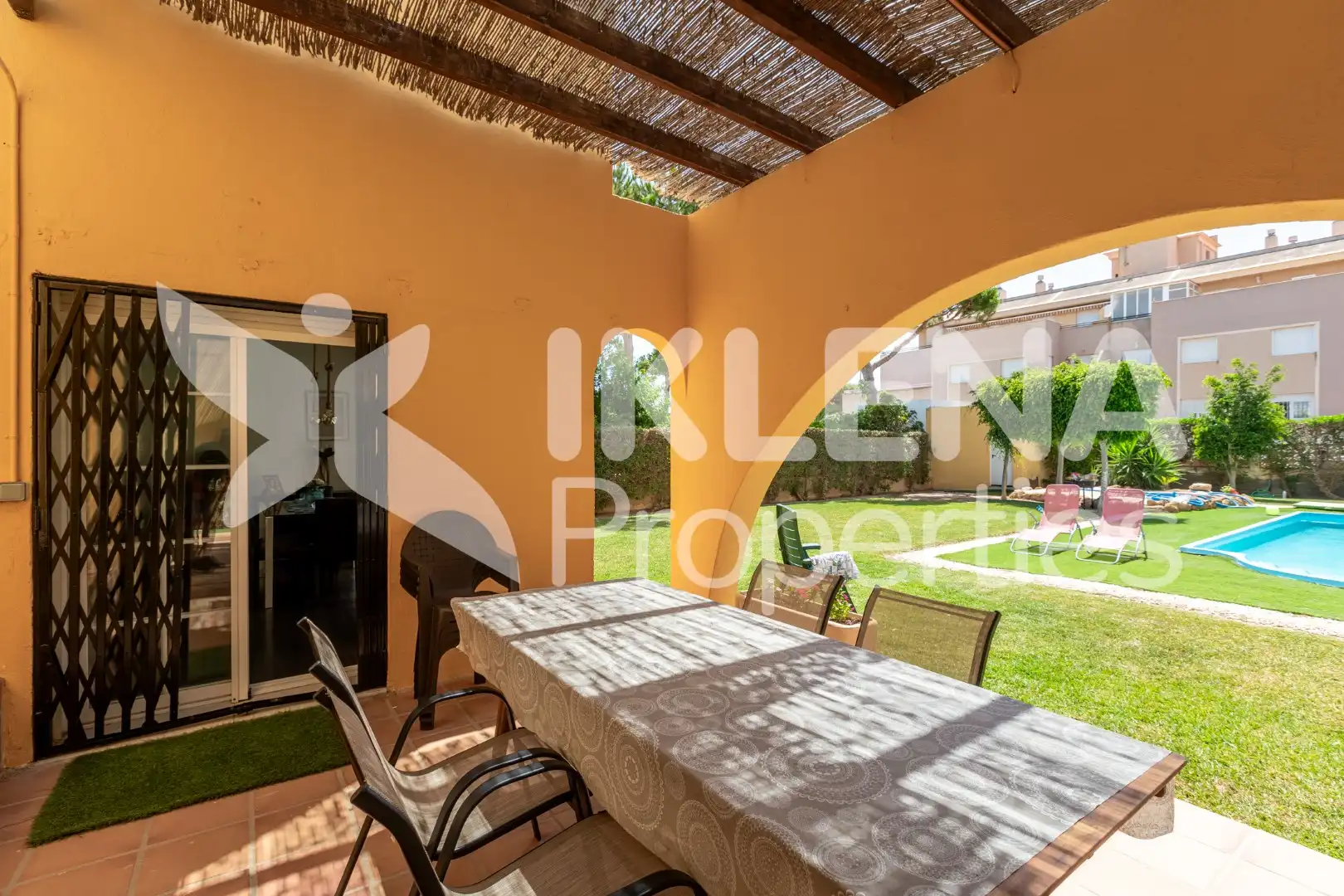 Garden of Houses for sale in Roquetas de Mar  with Air Conditioner, Private garden and Parquet flooring