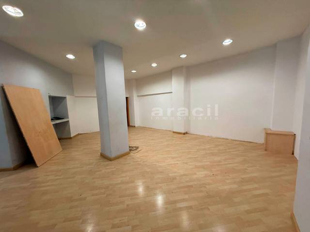 Local comercial en Venta en Carrer els Alçamora en Santa Rosa