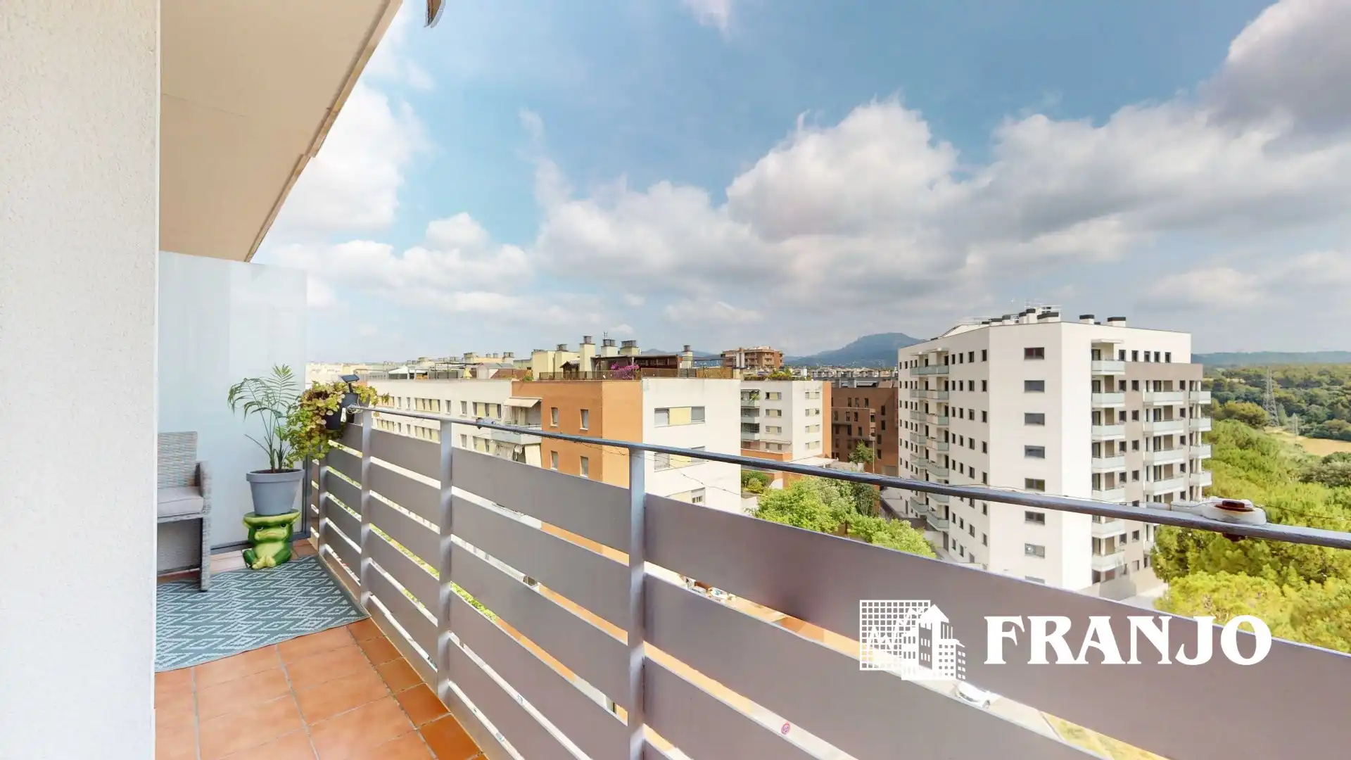 Vista exterior de Piso en venta en Terrassa con Aire acondicionado, Calefacción y Trastero