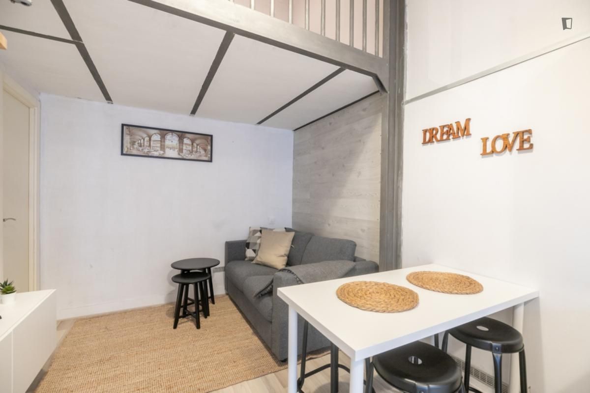 Apartment to rent in  Barcelona Capital  with Air Conditioner, Heating and Furnished