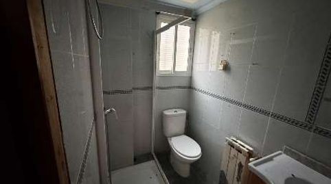Foto 3 de Casa adosada en venta en Calle Parras Baja, 50, Torredonjimeno, Jaén