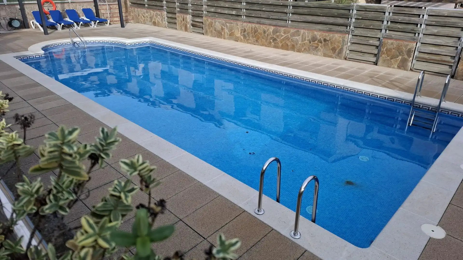 Piscina de Casa adosada en venta en Vallirana con Aire acondicionado, Calefacción y Terraza