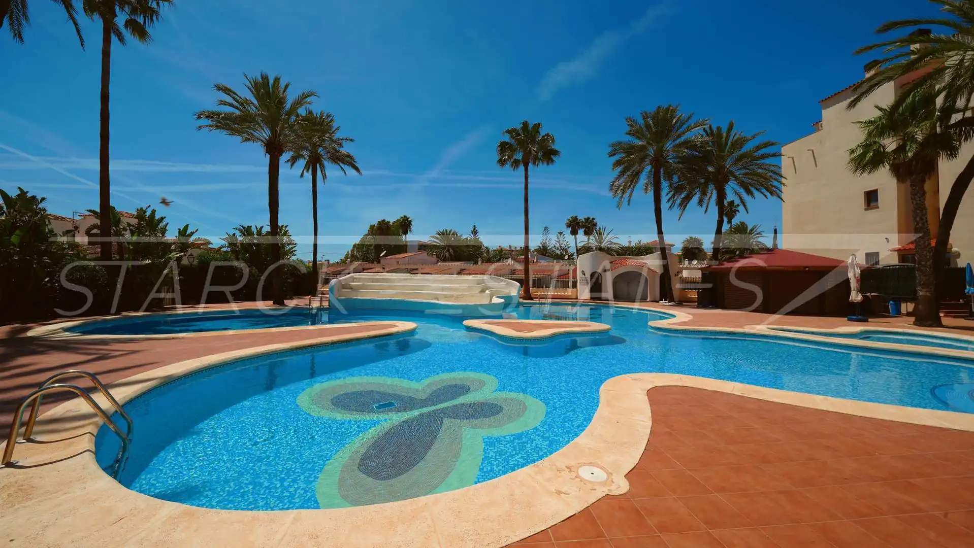 Piscina de Ático en venta en Dénia con Aire acondicionado, Jardín privado y Piscina