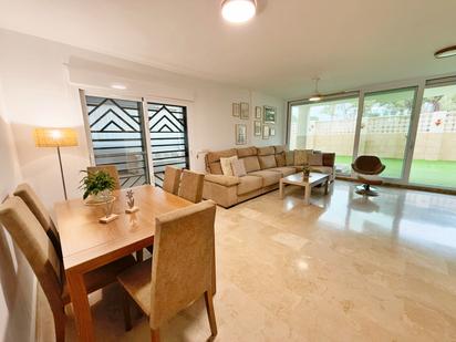 Living room of Flat for sale in Fuengirola  with Air Conditioner, Heating and Terrace
