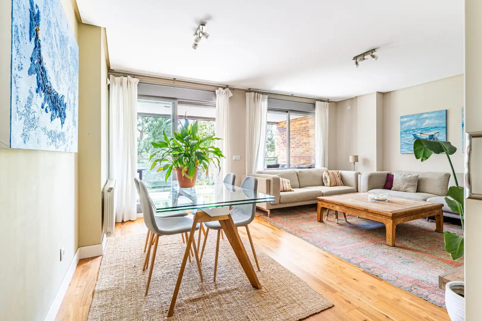 Living room of Flat for sale in Las Rozas de Madrid  with Air Conditioner, Heating and Storage room