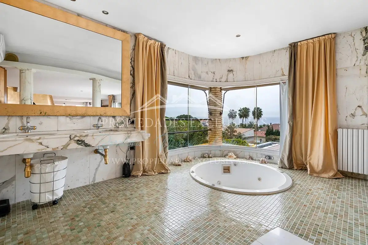 Badezimmer von Haus oder Chalet zum Verkauf in Alella mit Klimaanlage, Heizung und Privatgarten