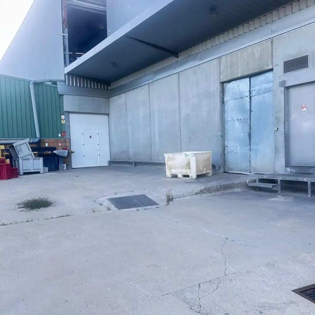 Parking de Nave industrial en venta en Cornellà del Terri