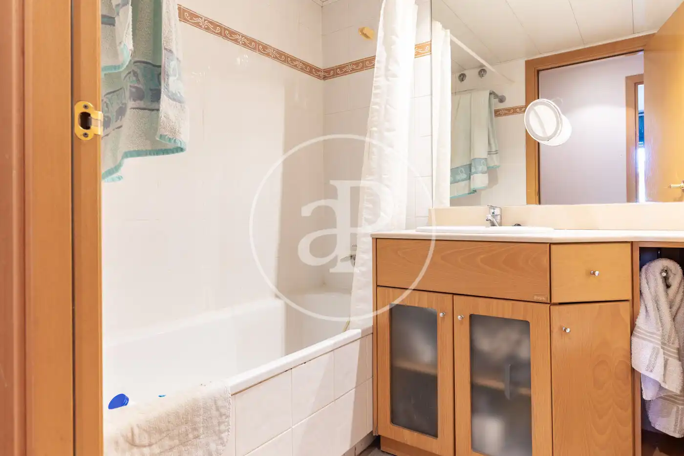 Bathroom of Flat for sale in Sant Cugat del Vallès  with Air Conditioner, Heating and Terrace