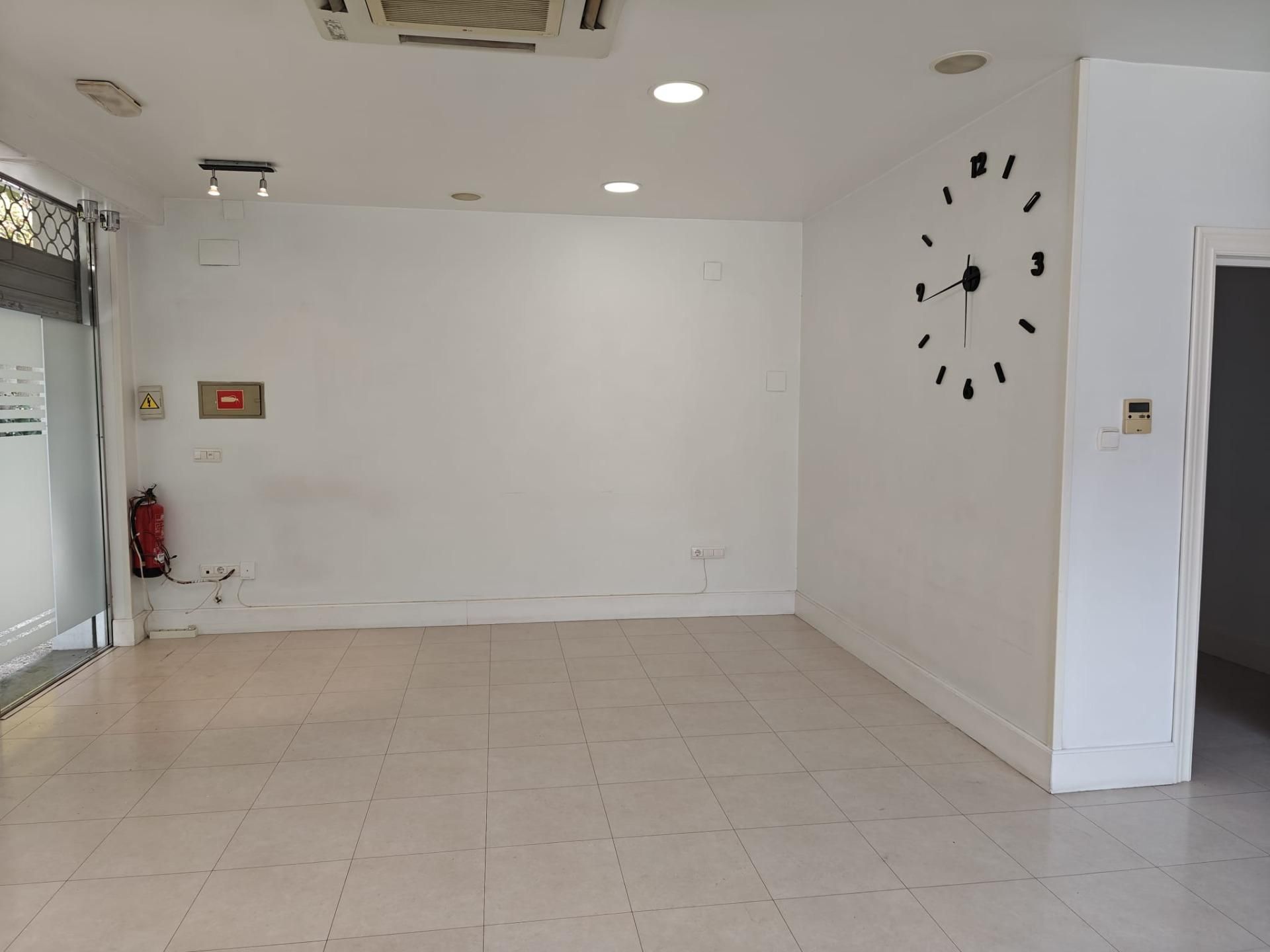 Premises to rent in  Granada Capital