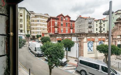 Vista exterior de Local en venda en Santander