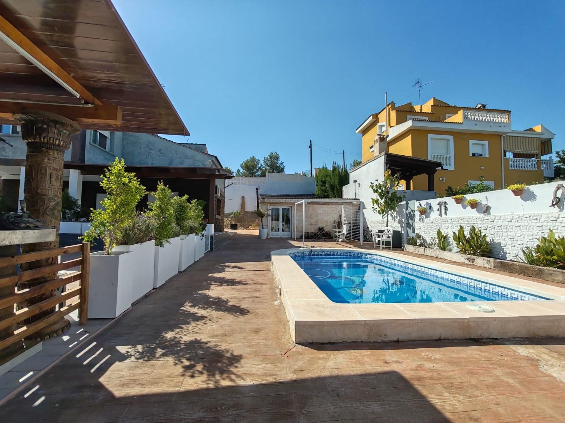 Piscina de Casa o chalet en venta en Torrent con Aire acondicionado, Calefacción y Jardín privado