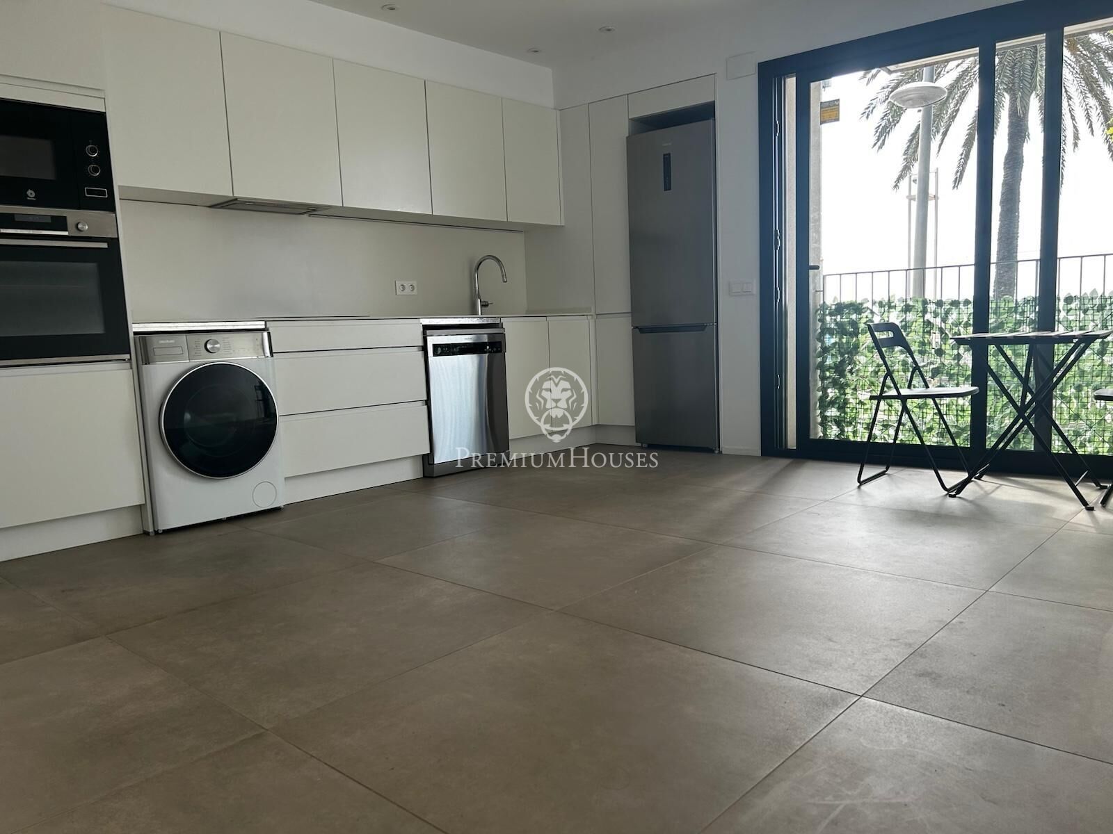 Kitchen of Planta baja to rent in Badalona  with Air Conditioner, Heating and Balcony