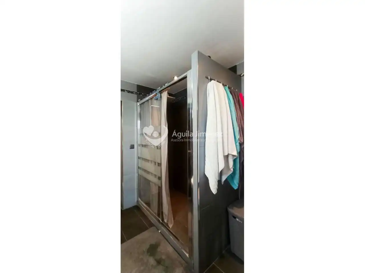 Habitación de Casa adosada en venta en Alcalá de Guadaira con Aire acondicionado, Calefacción y Jardín privado