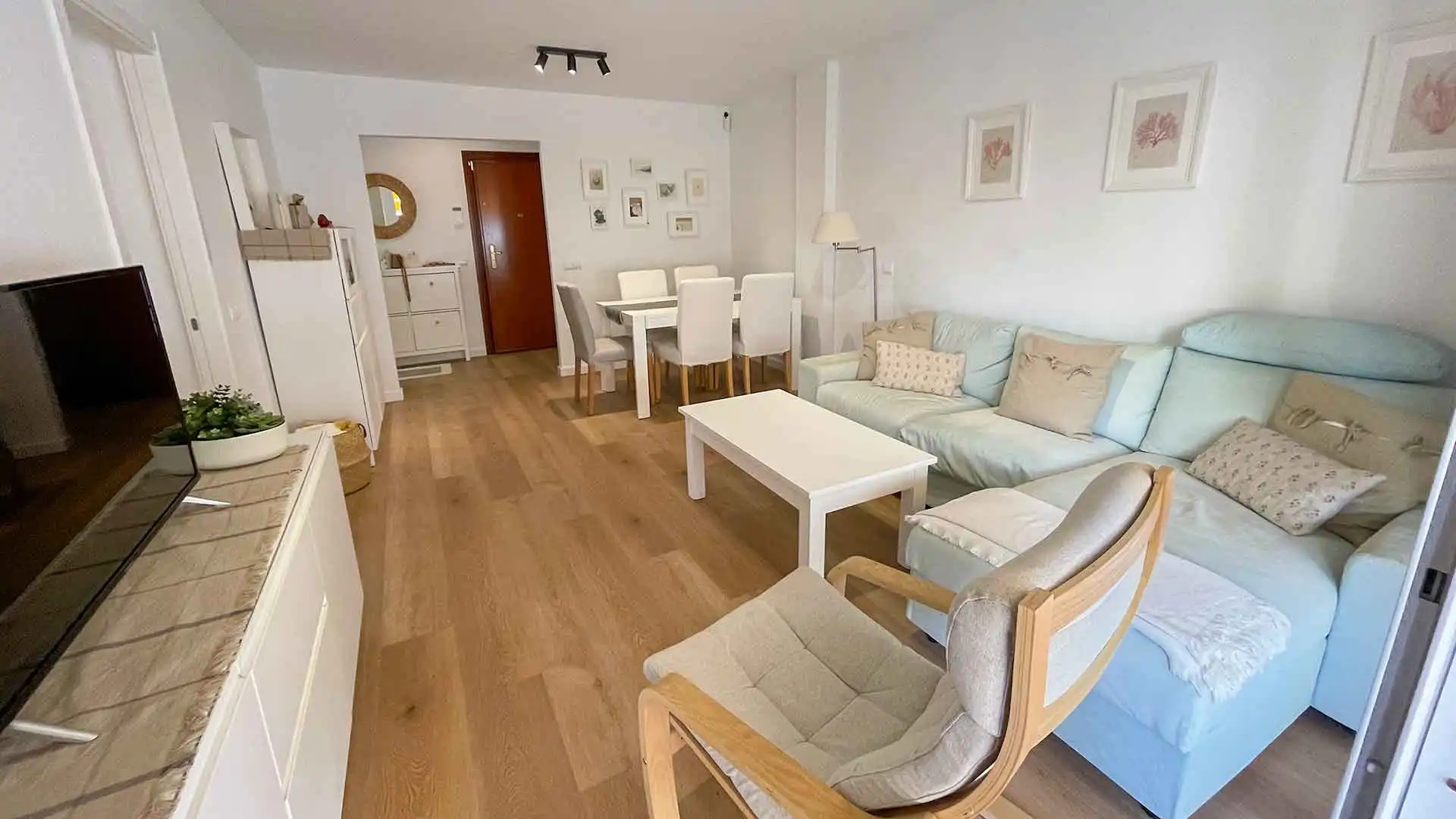Living room of Apartments for rent in Marbella  with Air Conditioner, Terrace and Storage room