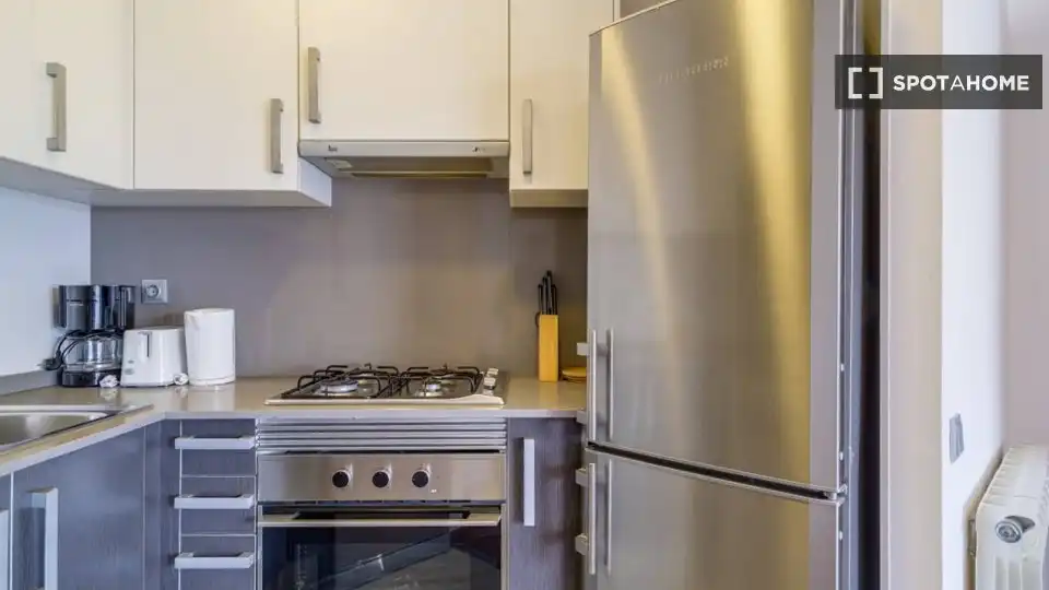 Cocina de Piso de alquiler en Barcelona con Aire acondicionado, Calefacción y Amueblado