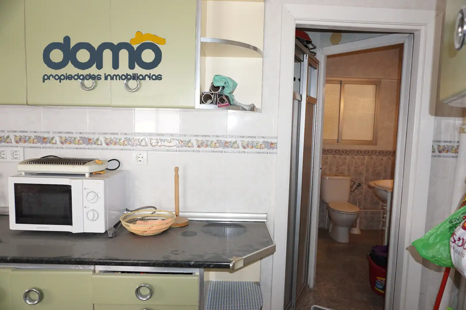 Cocina de Piso en venta en Almería con Amueblado y Balcón