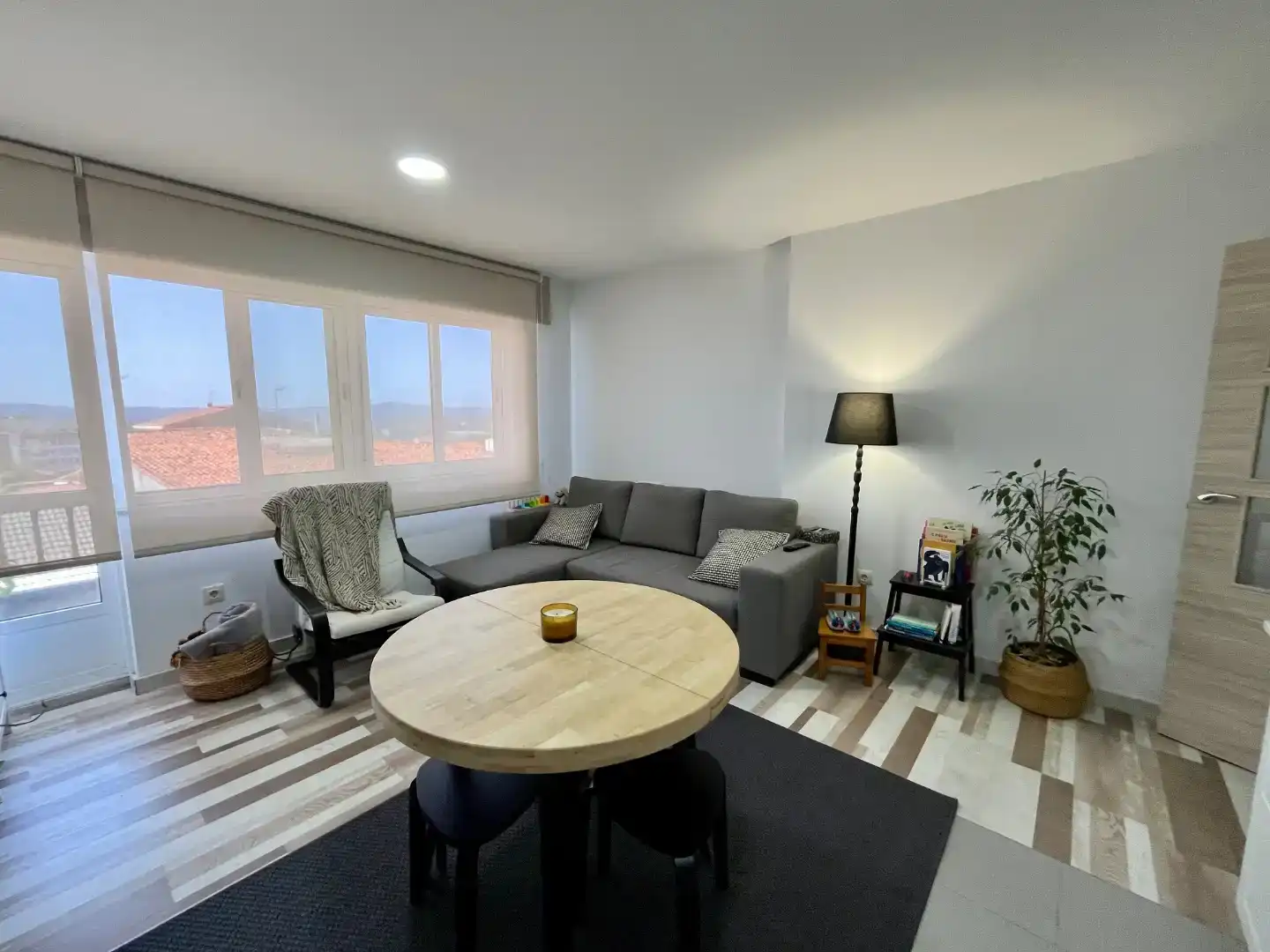 Wohnzimmer von Wohnungen zur Miete in Arzúa mit Parkett, Möbliert und Balkon