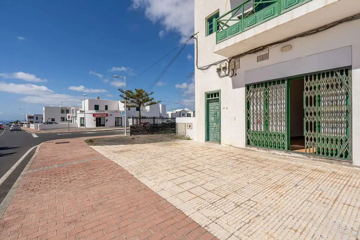 Vista exterior de Local en venta en Tías con Terraza
