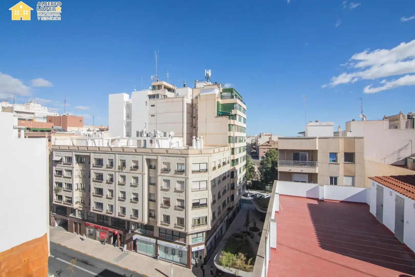 Vista exterior de Ático en venta en Elche / Elx con Terraza y Balcón