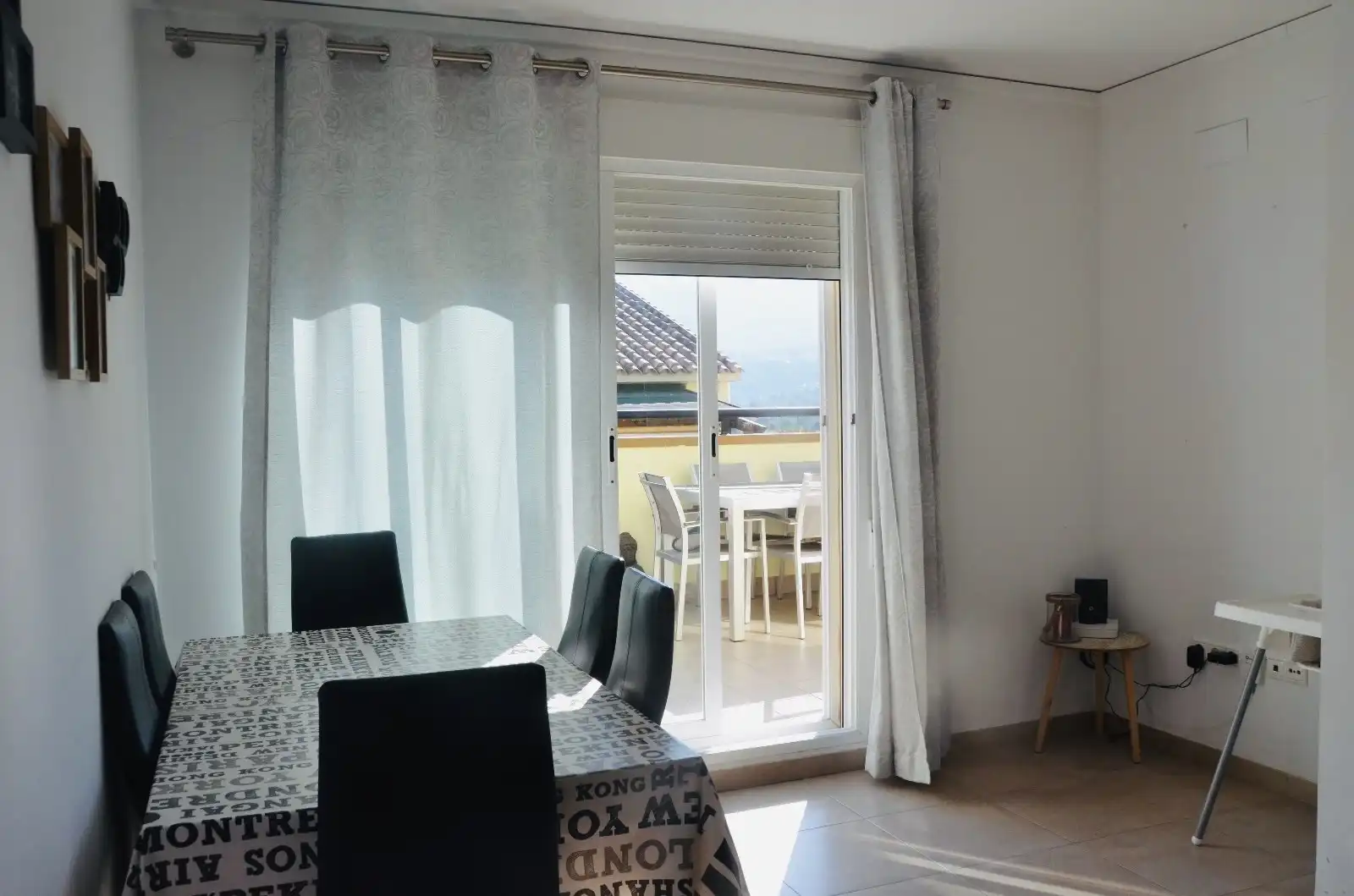 Esszimmer von Dachboden zum Verkauf in Dénia mit Klimaanlage, Heizung und Terrasse