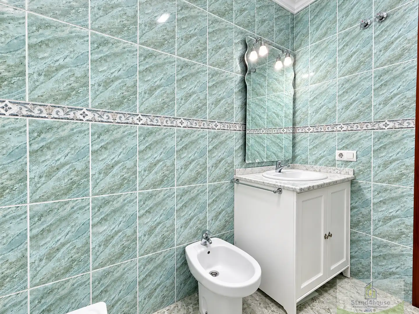 Bathroom of Flat for sale in Bollullos Par del Condado  with Air Conditioner, Heating and Storage room