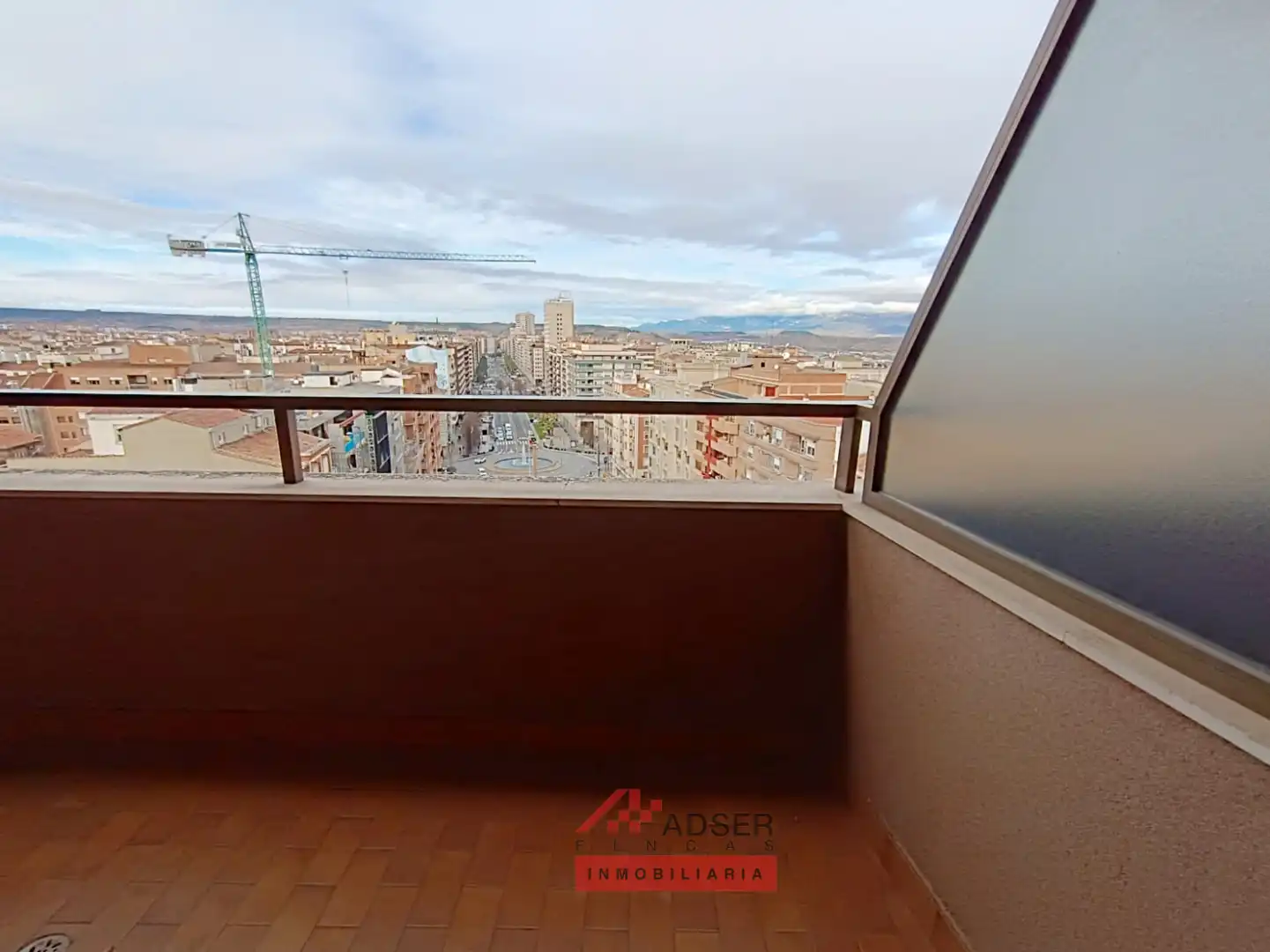 Piso de alquiler en  Logroño con Calefacción, Parquet y Terraza