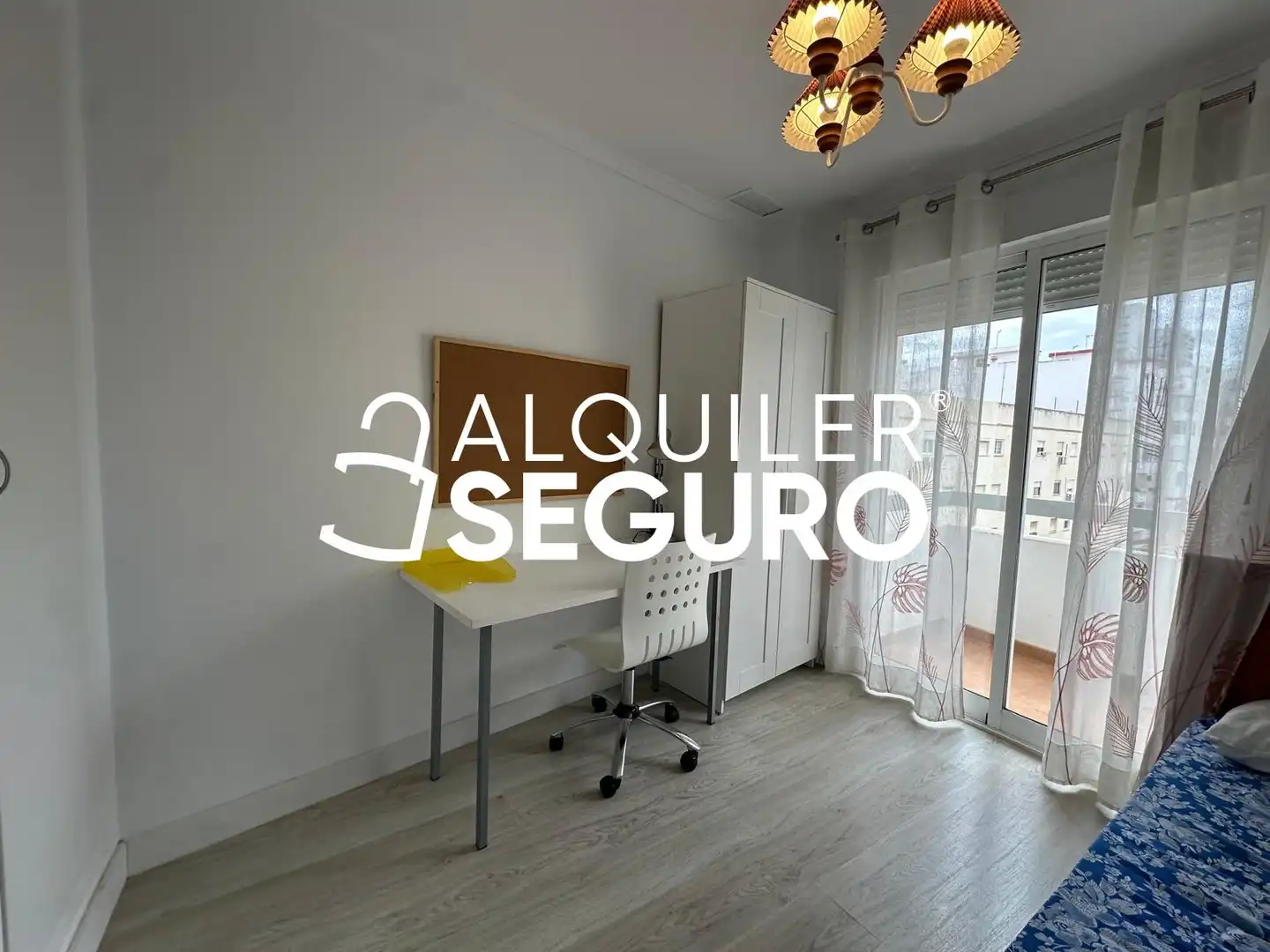 Bedroom of Flat for rent in Torrent  with Air Conditioner, Terrace and Furnished