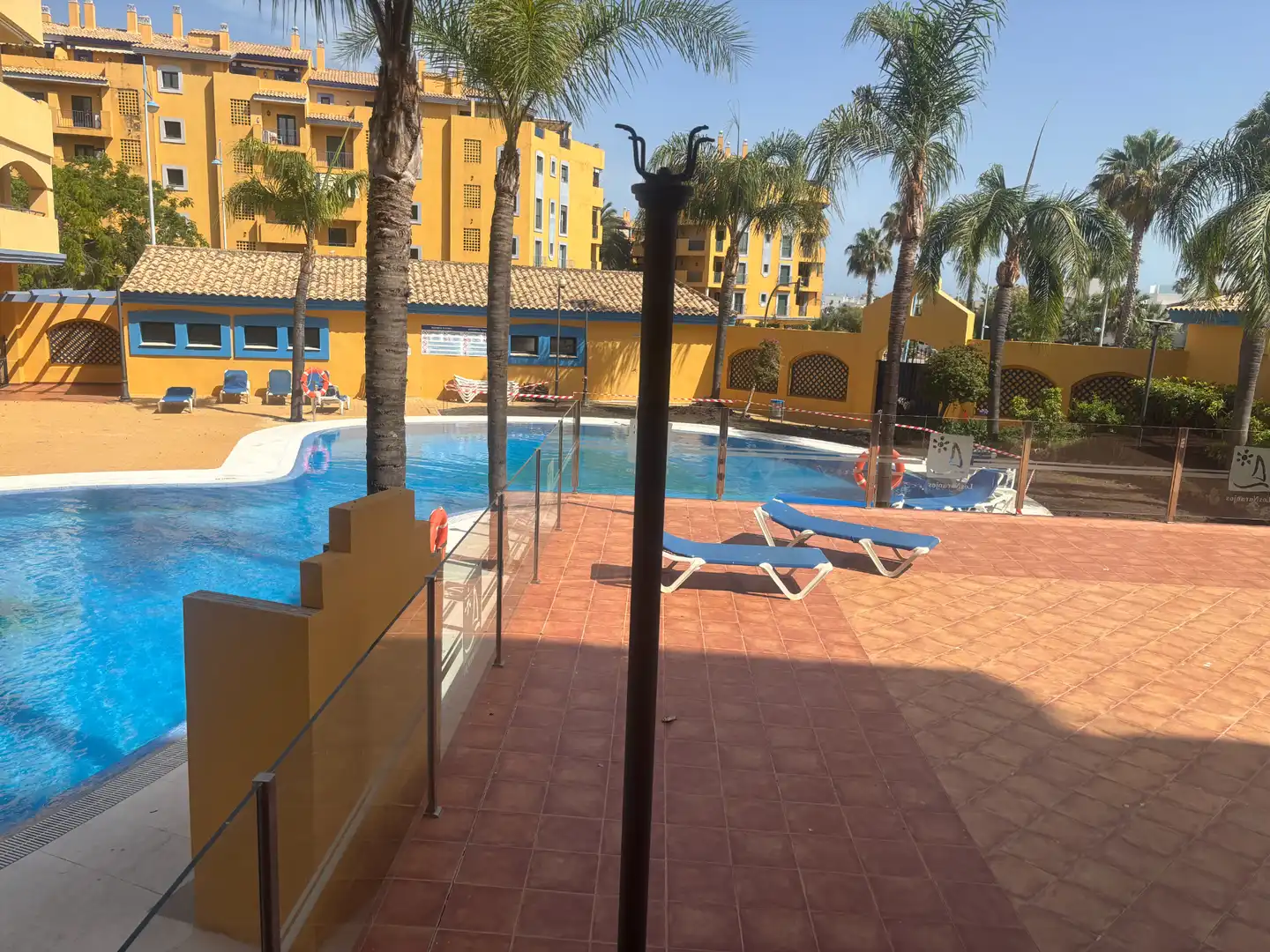 Piscina de Piso en venta en Marbella con Aire acondicionado, Terraza y Amueblado