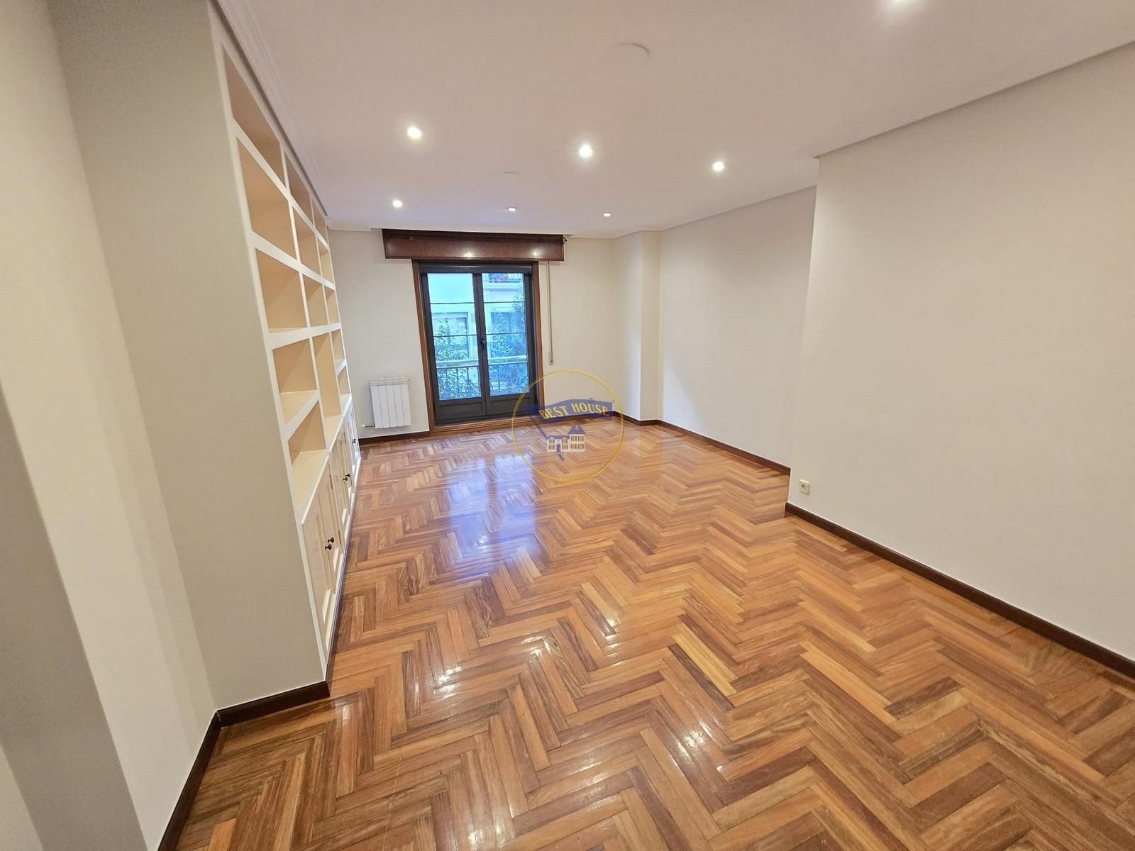 Living room of Flat for sale in Vigo   with Heating and Storage room