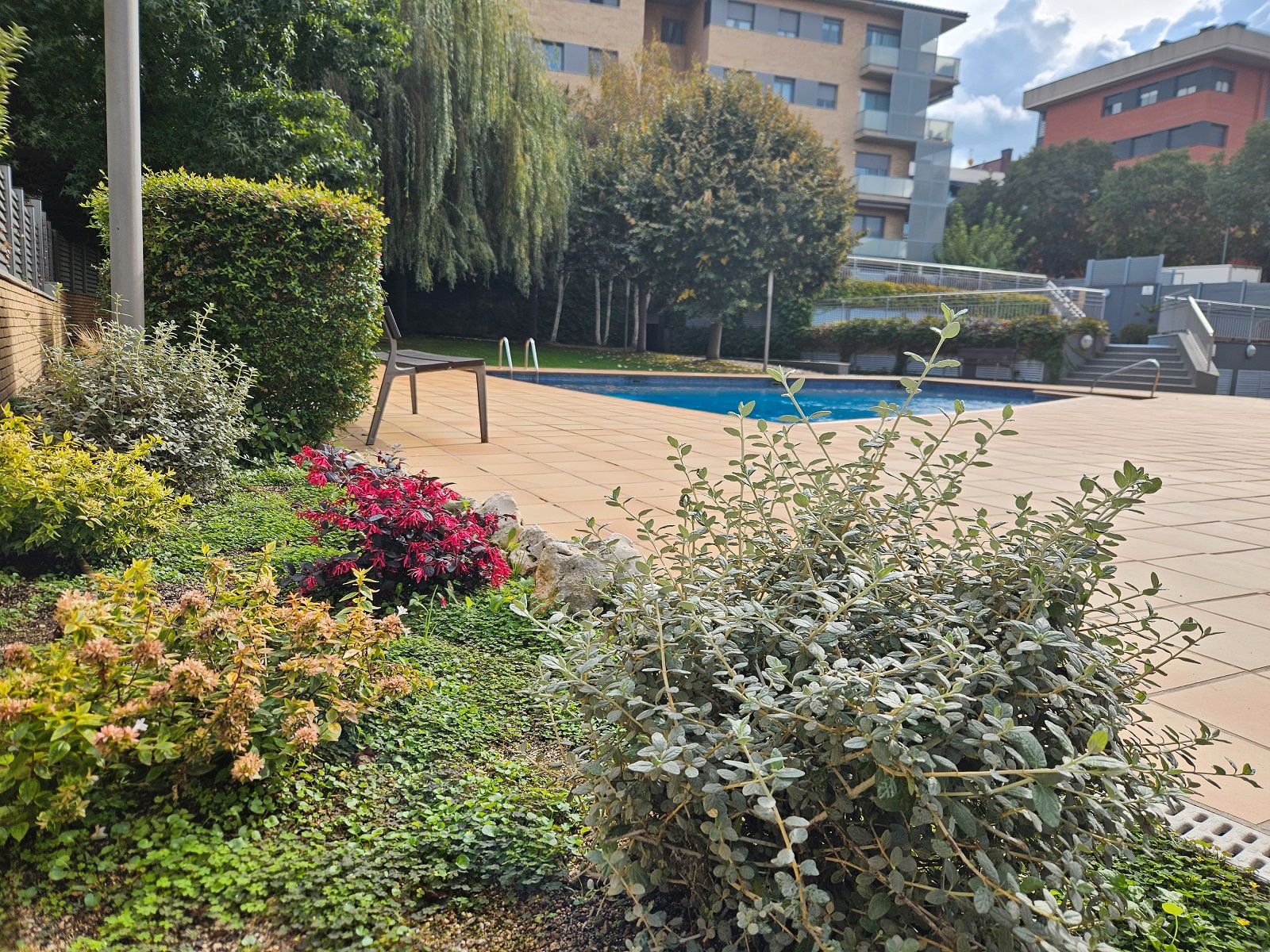 Swimming pool of Attic for sale in Sant Cugat del Vallès  with Air Conditioner, Heating and Parquet flooring