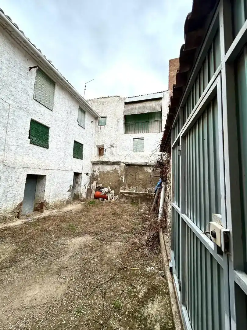 Casa adosada en venda en Paracuellos de Jiloca amb Balcó