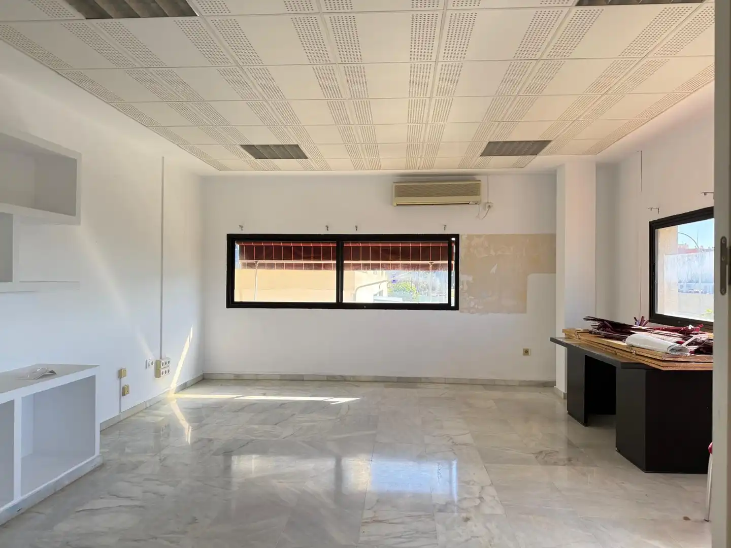 Office for rent in Mairena del Aljarafe  with Air Conditioner