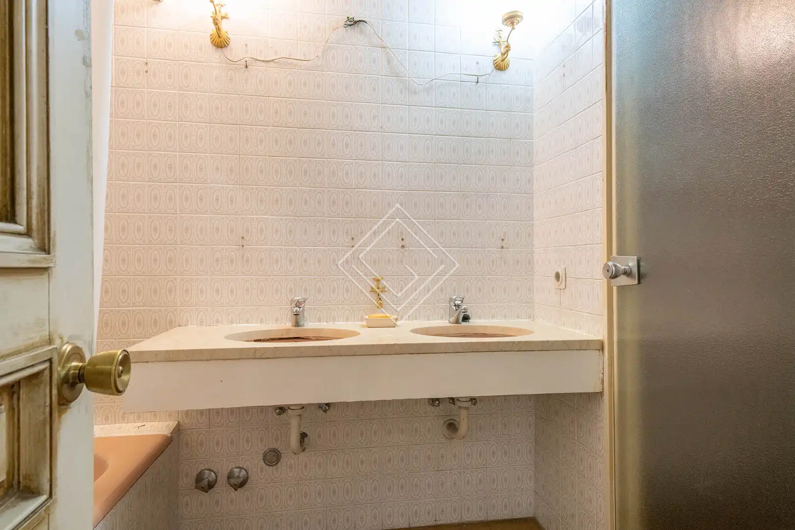 Bathroom of Flat for sale in Madrid  with Air Conditioner, Heating and Terrace