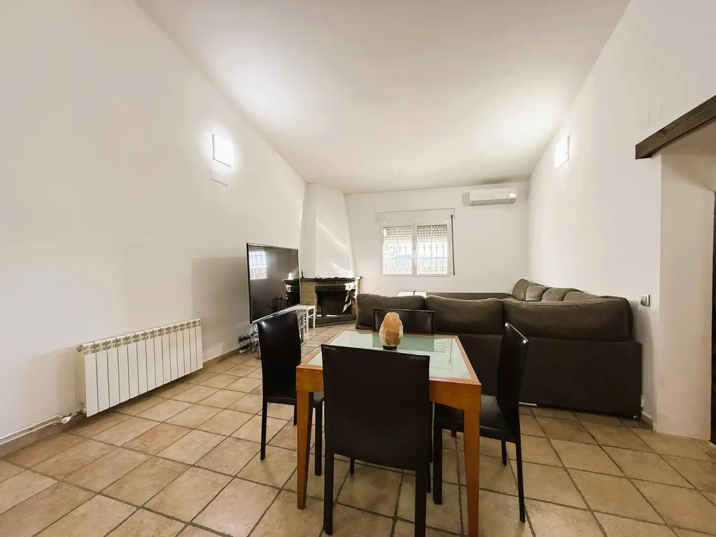 Sala de estar de Casa o chalet en venta en Lliçà d'Amunt con Aire acondicionado, Calefacción y Jardín privado