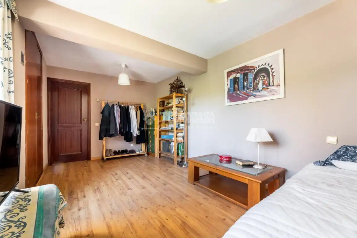 Habitación de Casa adosada en venta en Las Rozas de Madrid con Aire acondicionado, Calefacción y Terraza