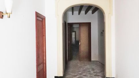 Casa de pueblo de 2 plantas con jardín, bodega y buhardilla.