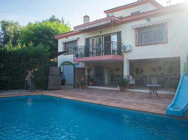 Villa con piscina in vendita a Calle Coto-Romeros 6