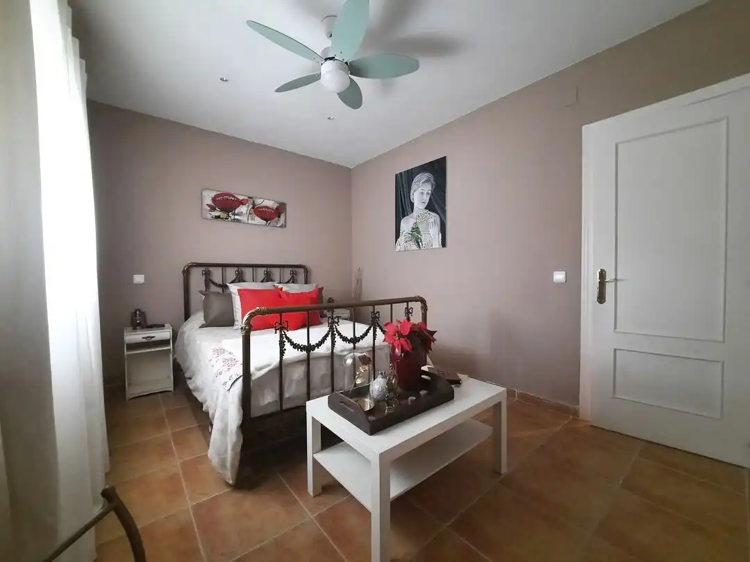 Schlafzimmer von Einfamilien-Reihenhaus zum Verkauf in Escalona mit Klimaanlage, Heizung und Terrasse