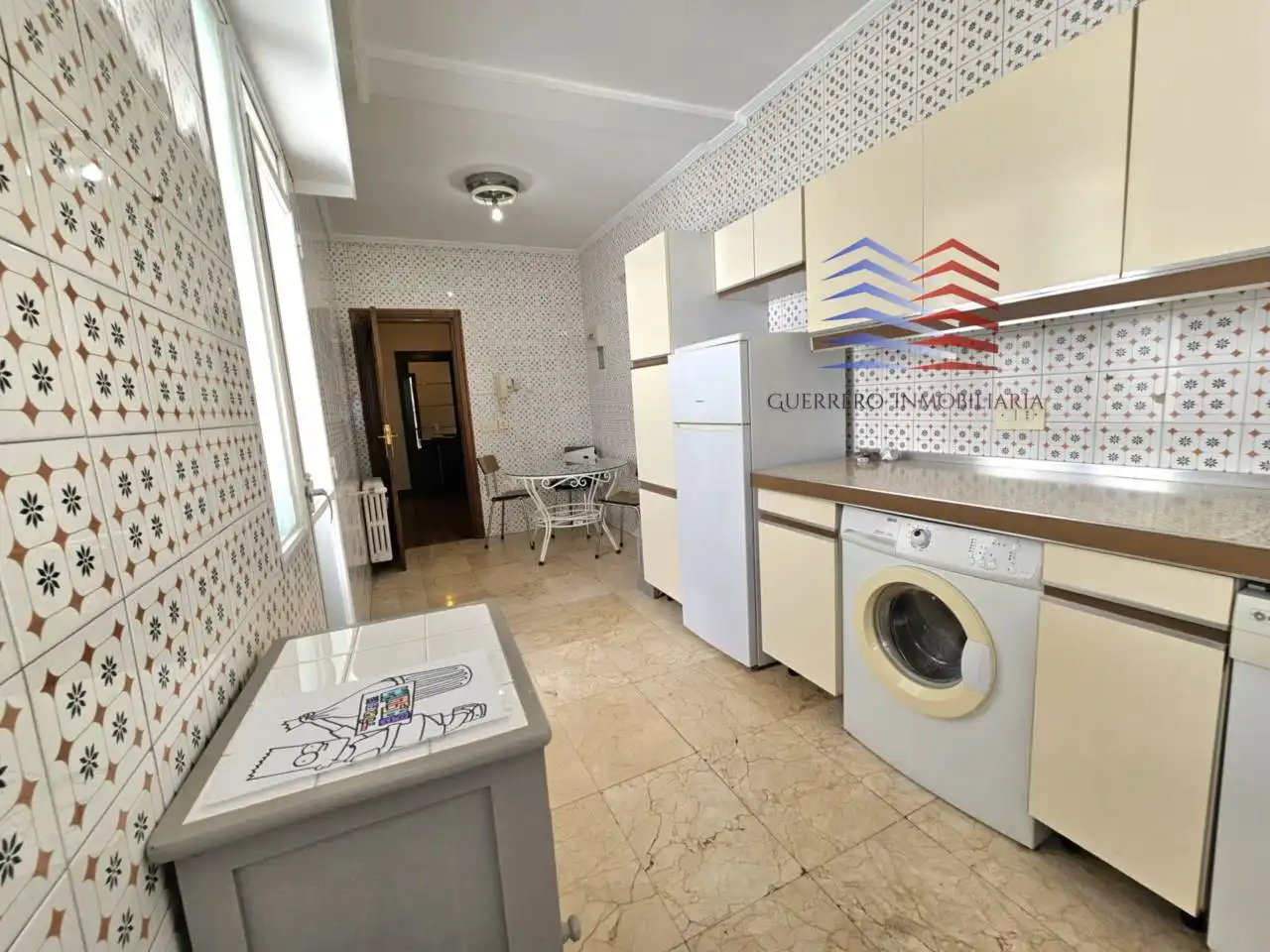Cocina de Piso de alquiler en Ourense Capital  con Calefacción, Parquet y Trastero