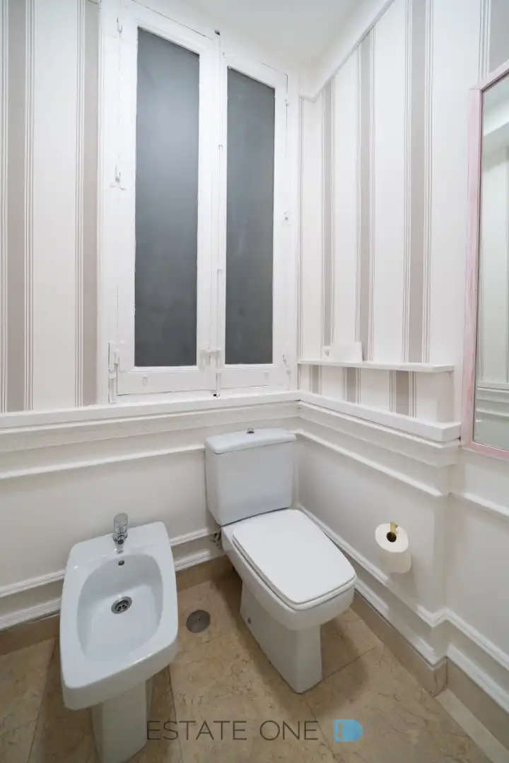 Ground floor for rent in Calle de Lope de Vega, Cortes - Huertas