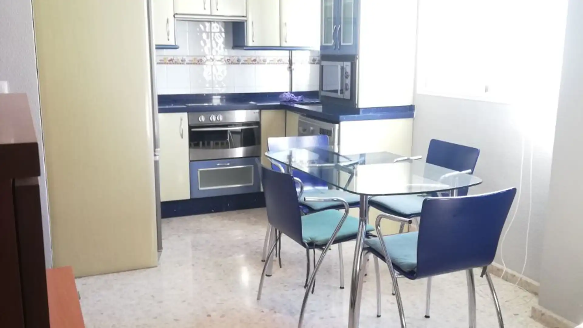 Cocina de Apartamento de alquiler en  Huelva Capital con Amueblado