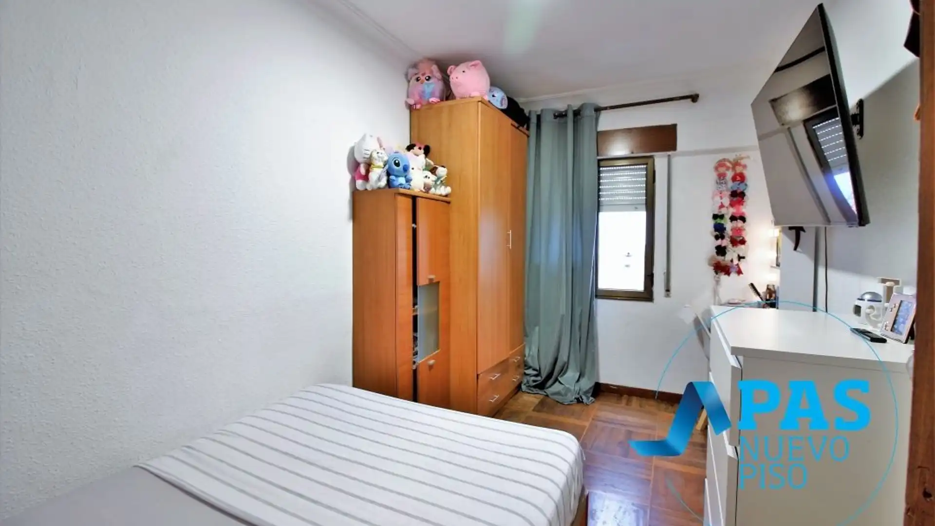 Bedroom of Flat for sale in Santander