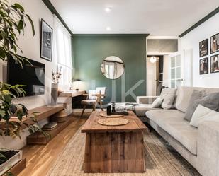 Sala d'estar de Apartament de lloguer en  Madrid Capital amb Aire condicionat, Calefacció i Moblat