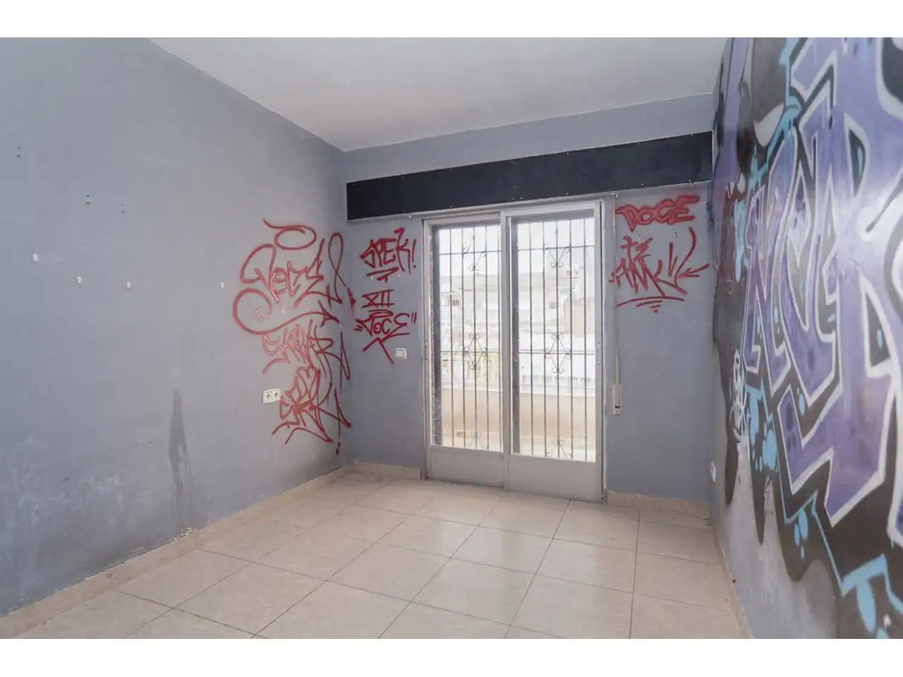Dormitori de Casa o xalet en venda en Cartagena amb Jardí privat