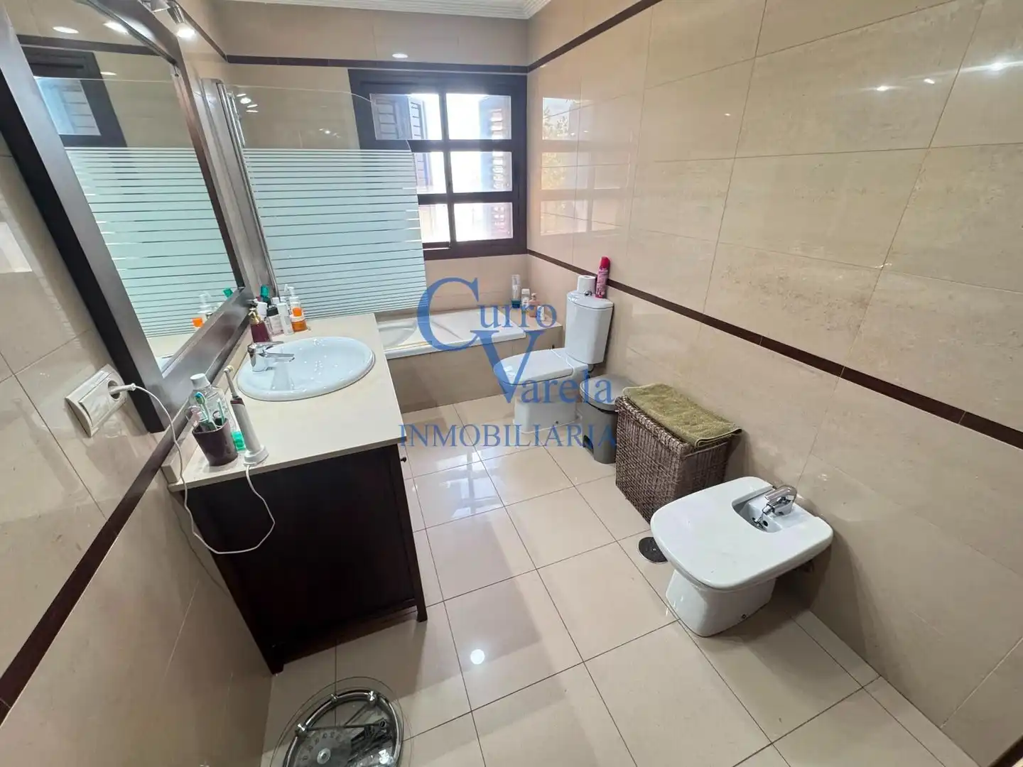 Bathroom of Houses for sale in Dos Hermanas  with Air Conditioner, Heating and Terrace